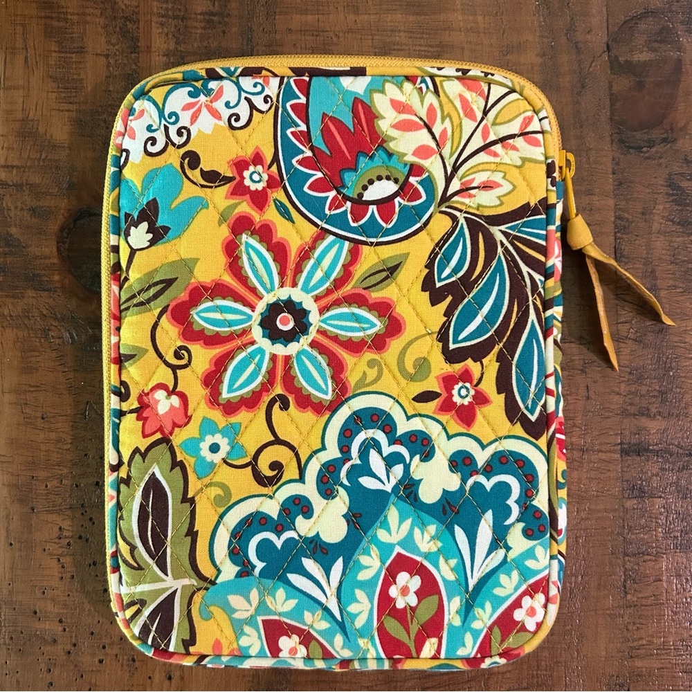 Vibrant Vera Bradley Floral Patterned Kindle/Tablet Sleeve Case - Picture 2 of 5